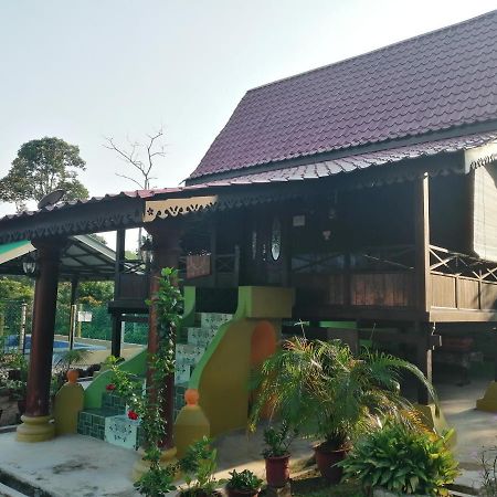 Homestay Warisan Bonda Masjid Tanah/Melaka Exterior photo